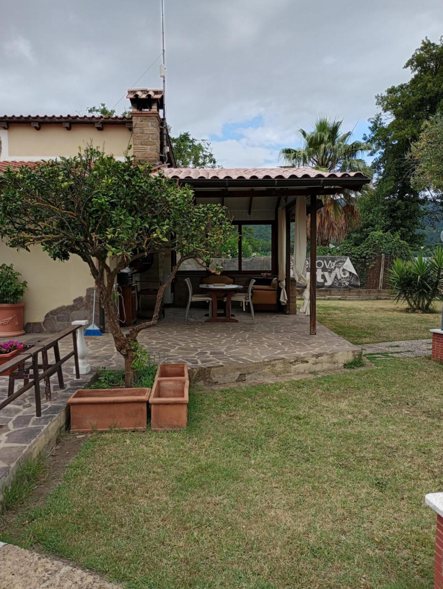 Independent Villa With Private Beach On The Lake Bracciano  Exterior foto